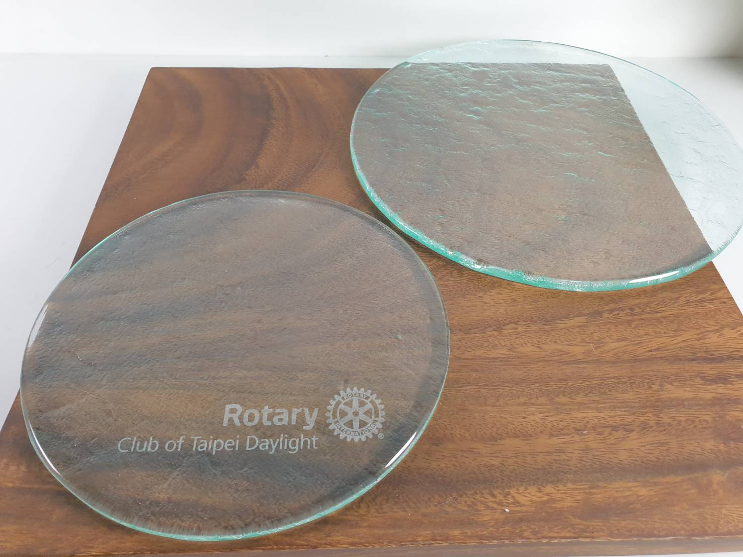 8吋~10吋窯燒手造琉璃平板圓盤 蛋糕盤 壽司盤 可雷射雕刻LOGO 請提供圖稿估價 | 第三張展示圖