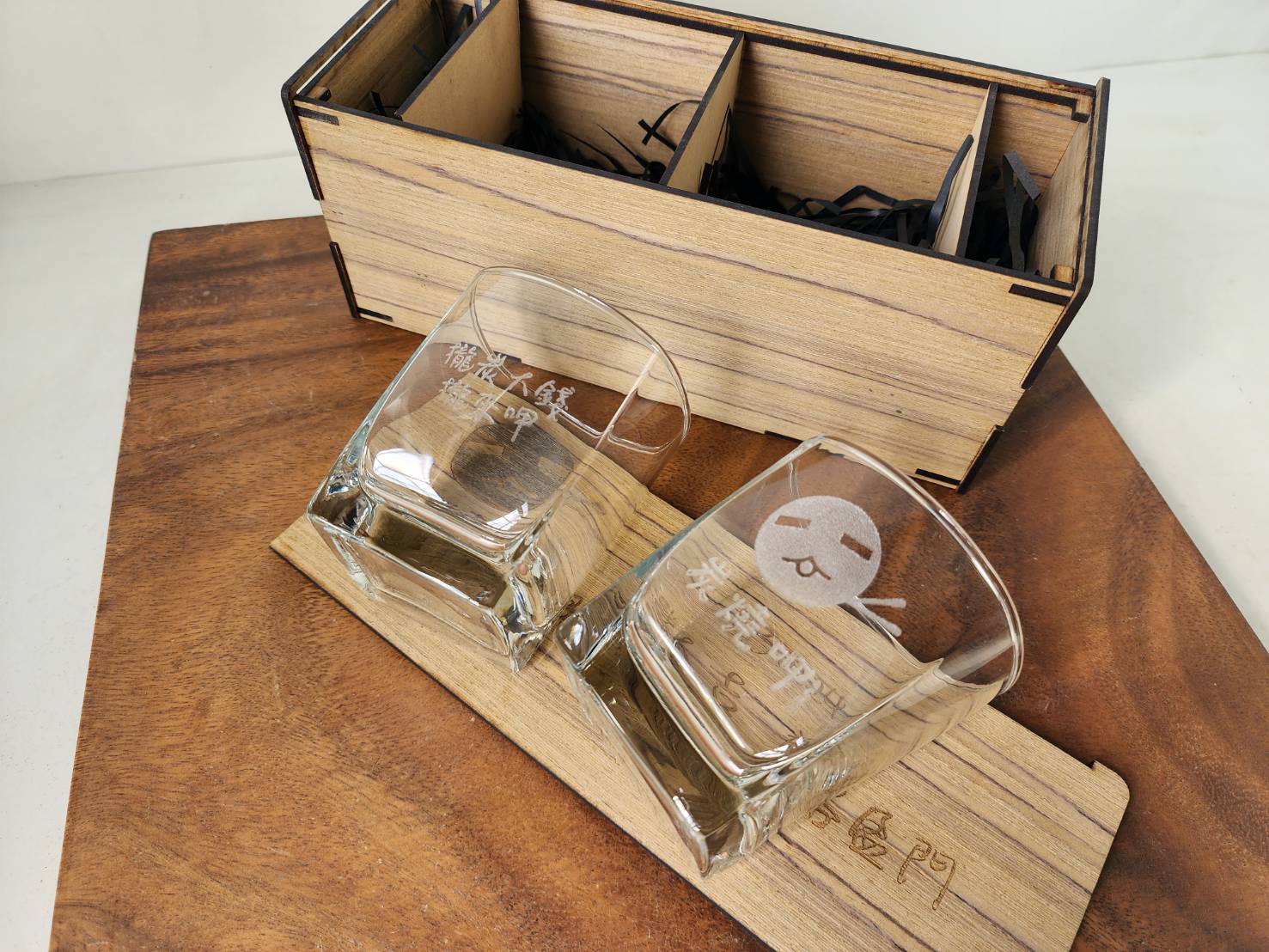 玻璃杯雕刻 基本三款威士忌酒杯系列 雙入木盒裝 可刻名字 LOGO  | 第一張展示圖