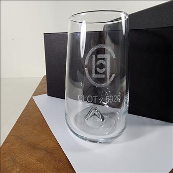 玻璃杯雕刻 細緻杯 雙入禮盒 可刻名字 LOGO 附禮盒紙袋 木質賀卡 | 展示圖