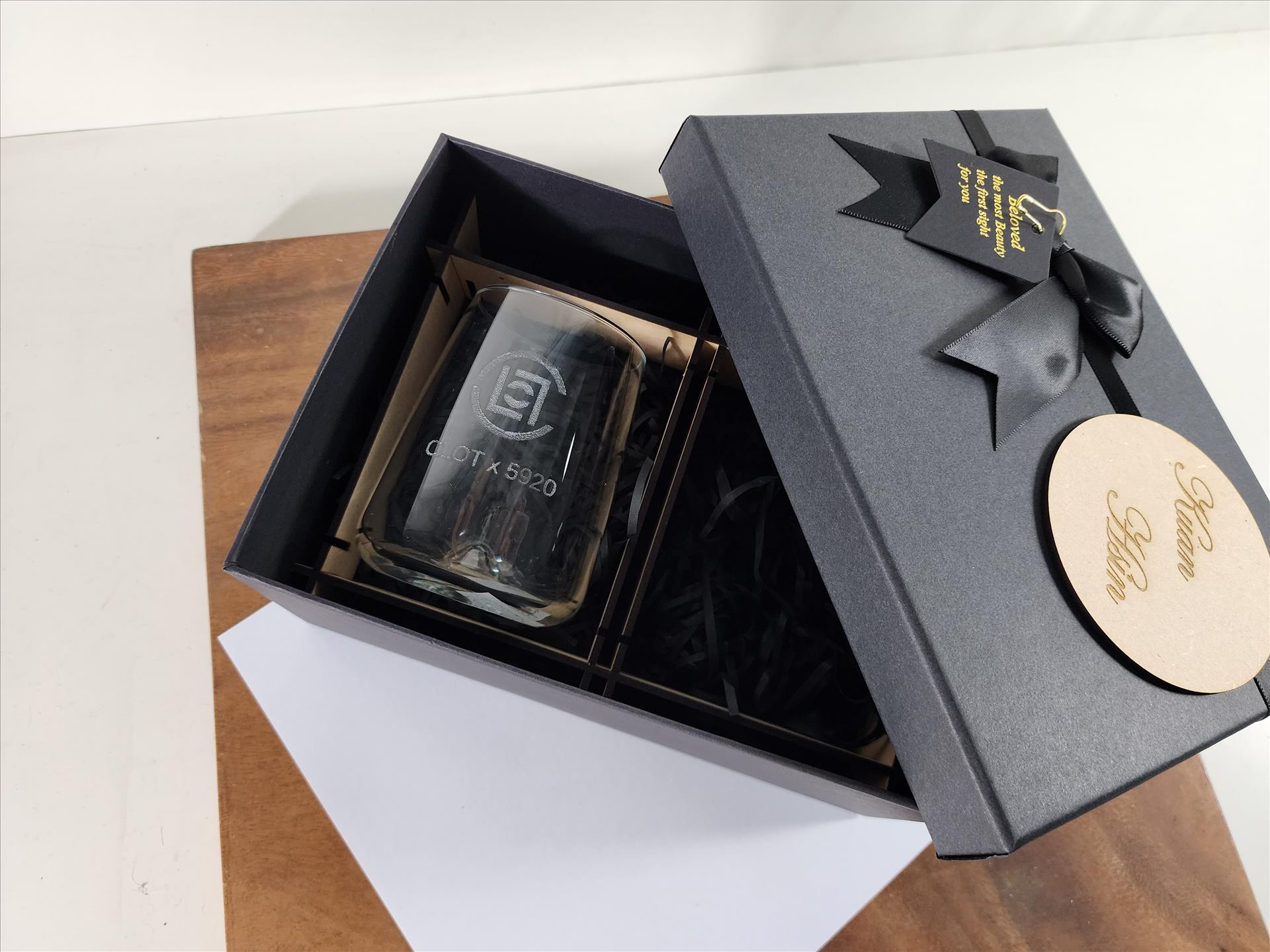 玻璃杯雕刻 細緻杯 雙入禮盒 可刻名字 LOGO 附禮盒紙袋 木質賀卡 | 第二張展示圖