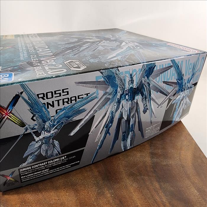 限量版模型 日版正品 冰霜自由  MG 1/100 自由鋼彈 Ver.2.0 24小時出貨 | 第三張展示圖