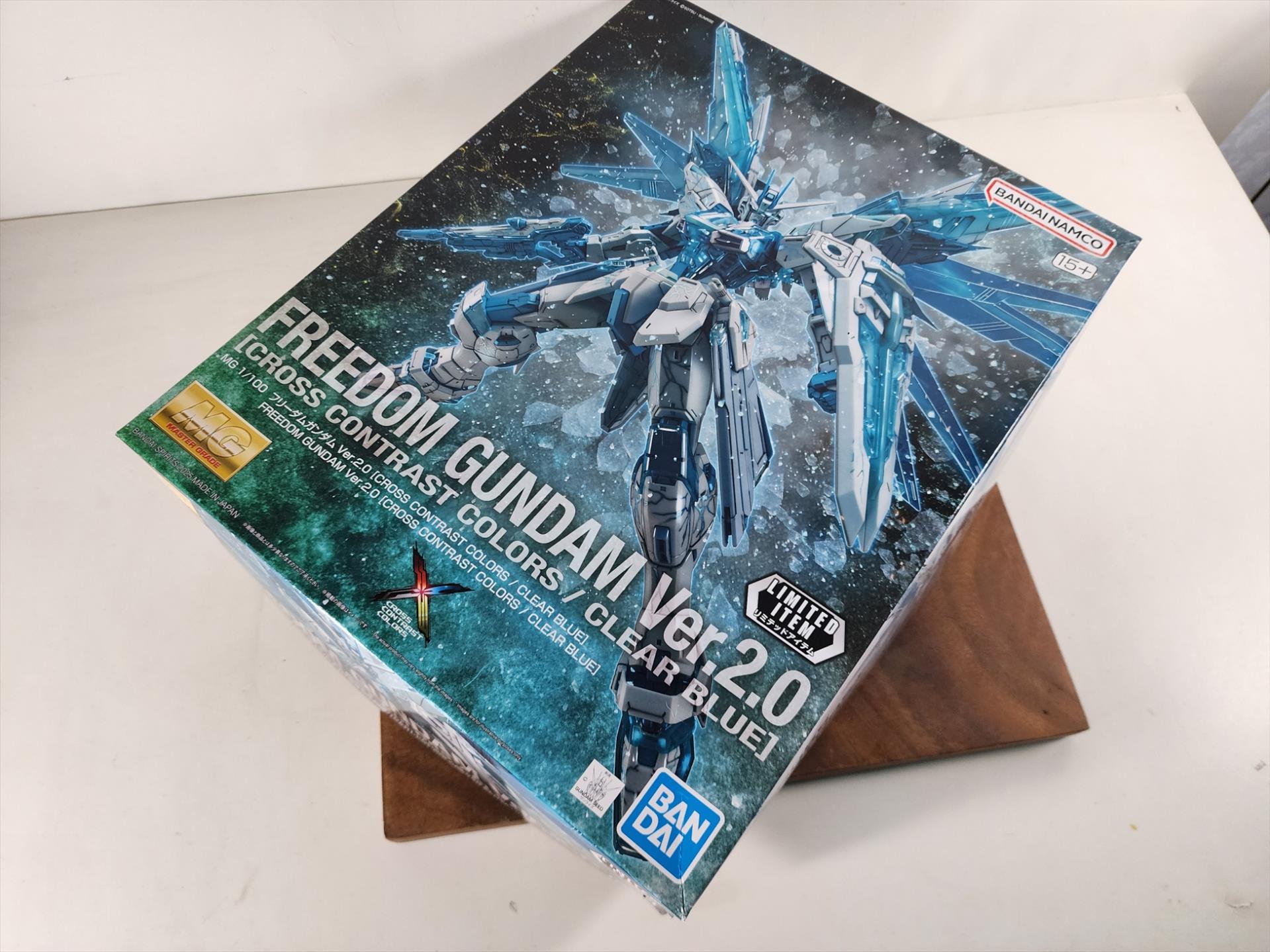 限量版模型 日版正品 冰霜自由  MG 1/100 自由鋼彈 Ver.2.0 24小時出貨 | 第一張展示圖